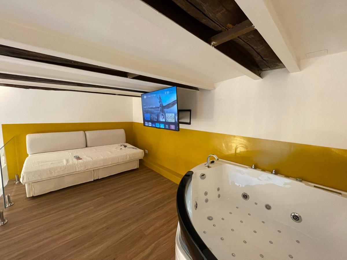 Tutt 'E Sant Luxury Rooms Nápoly Kültér fotó