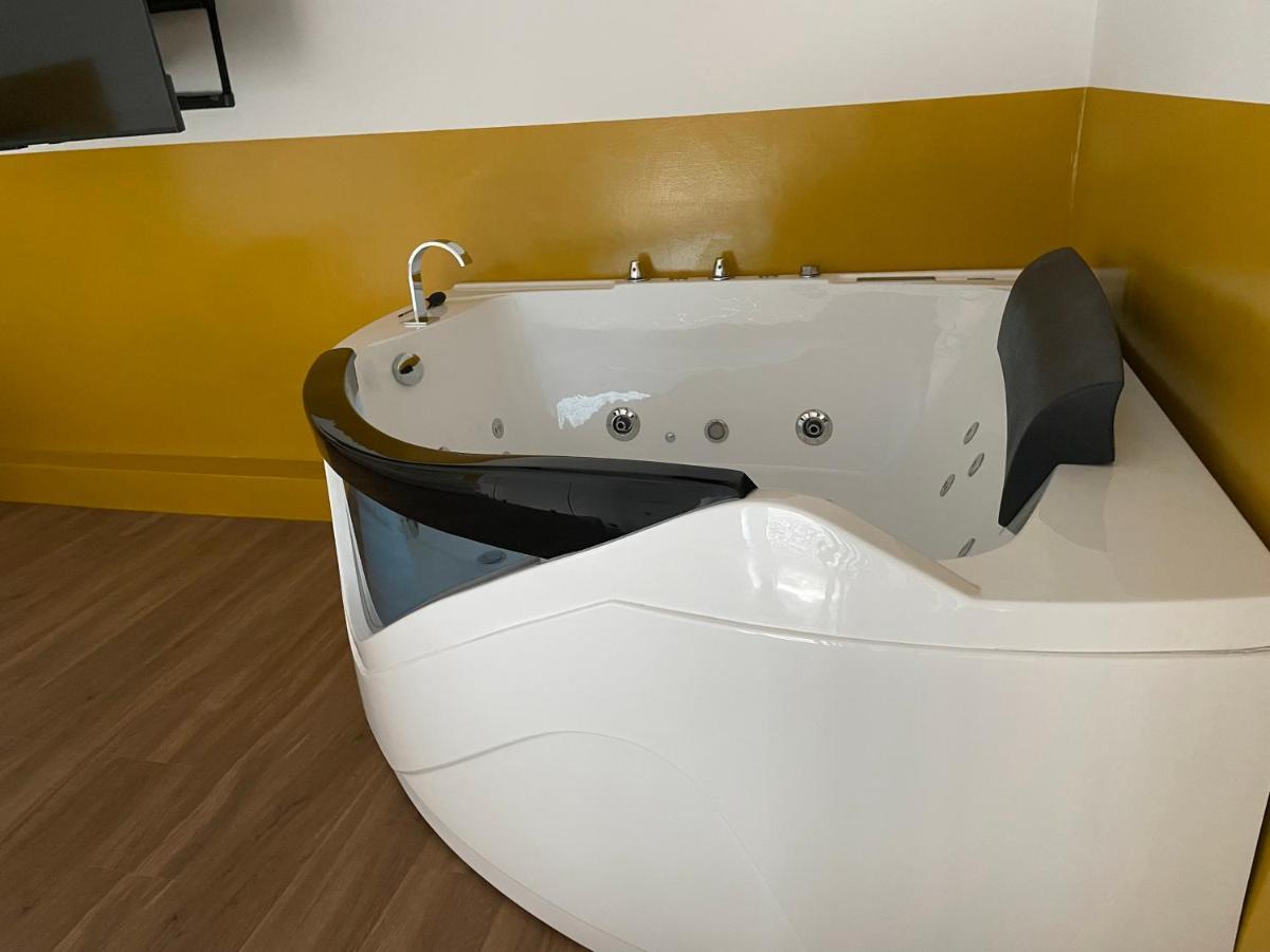 Tutt 'E Sant Luxury Rooms Nápoly Kültér fotó