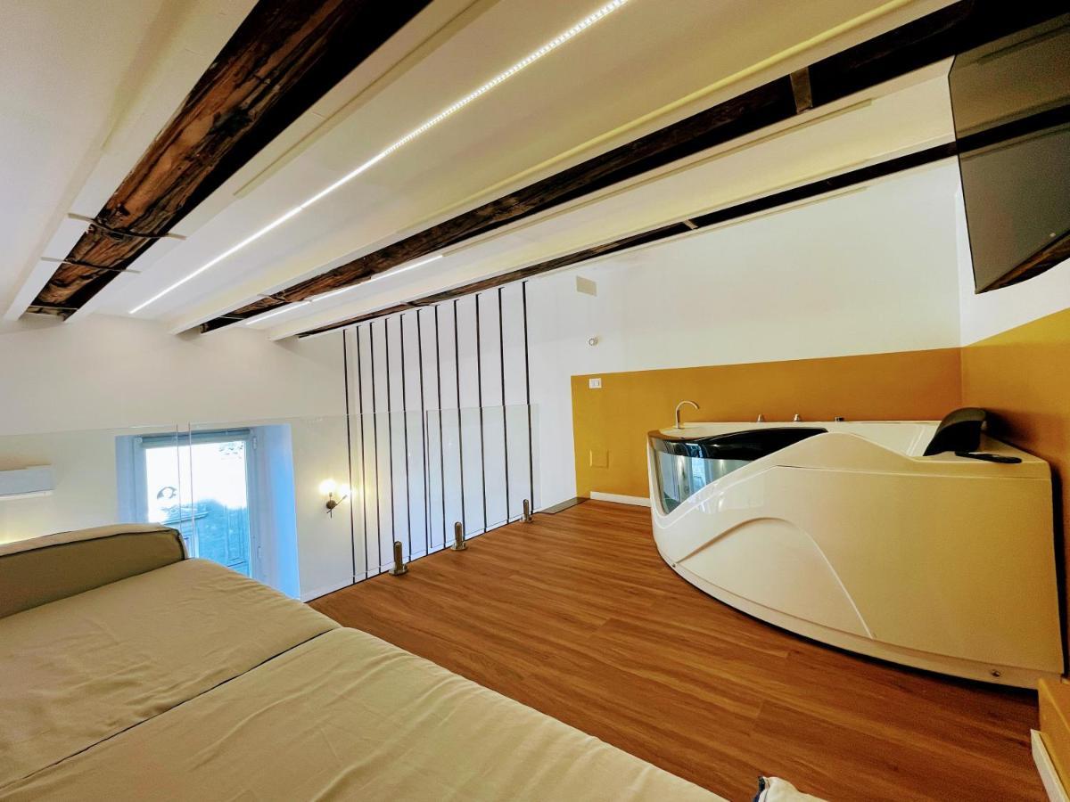 Tutt 'E Sant Luxury Rooms Nápoly Kültér fotó